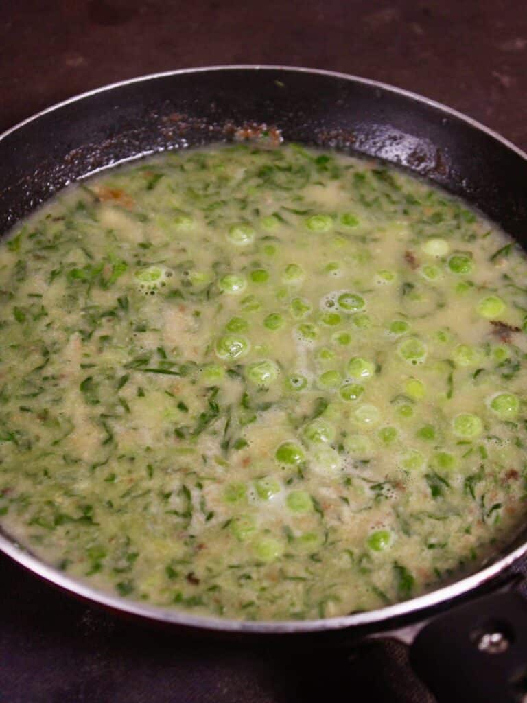add some vegetable broth with peas 