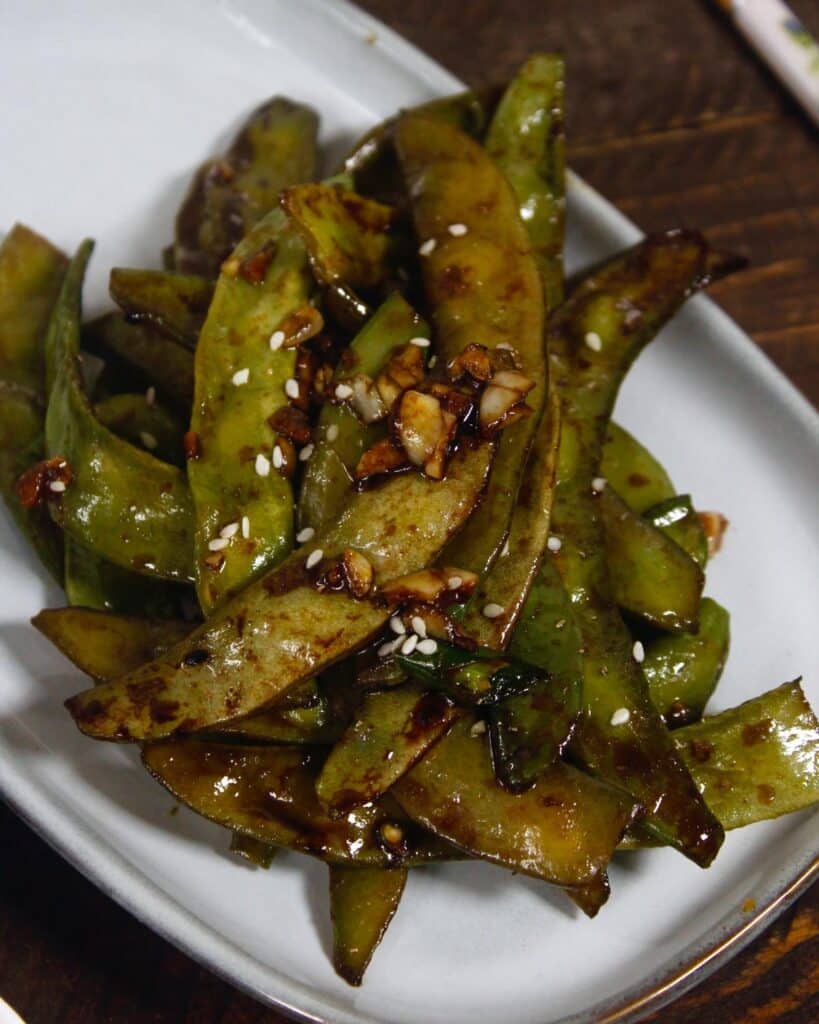 delicious broad beans in oyster sauce
