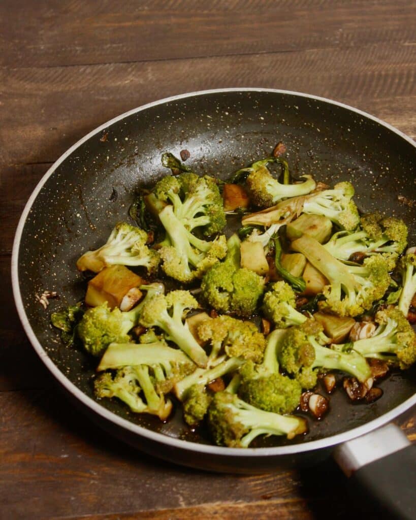 eat Broccoli in Butter Garlic Sauce and enjoy 