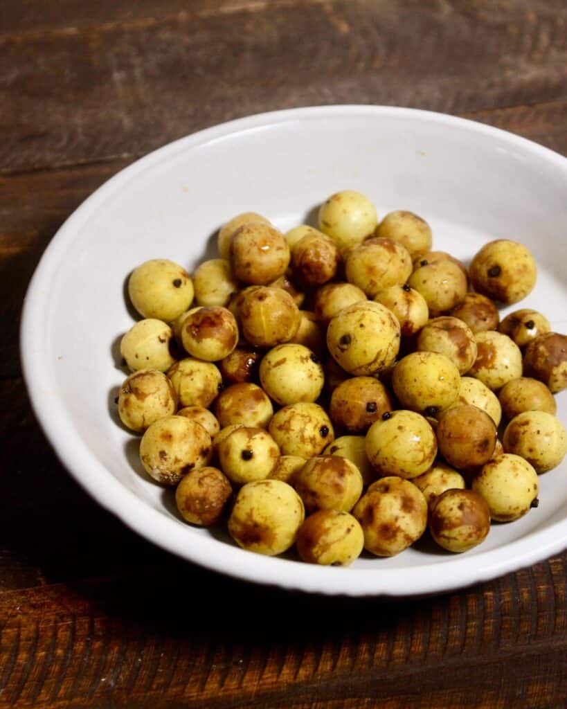 take gooseberries in a bowl