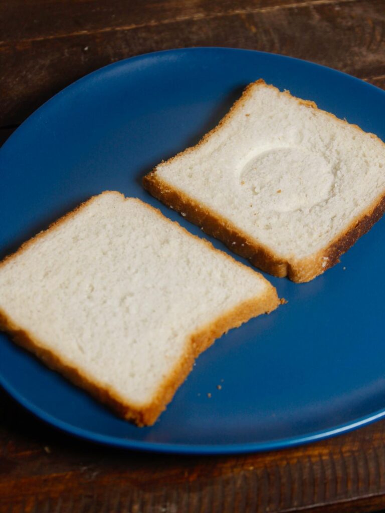 circle depression on bread slices 