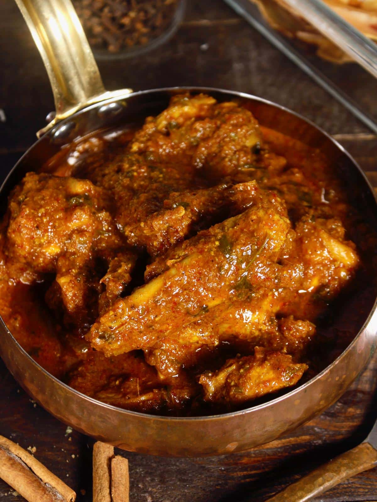 tasty chicken vindaloo curry