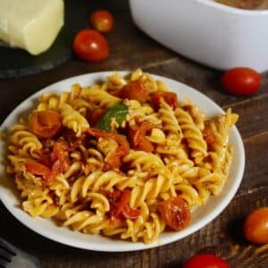 Featured Img of Roasted Cherry Tomato Pasta