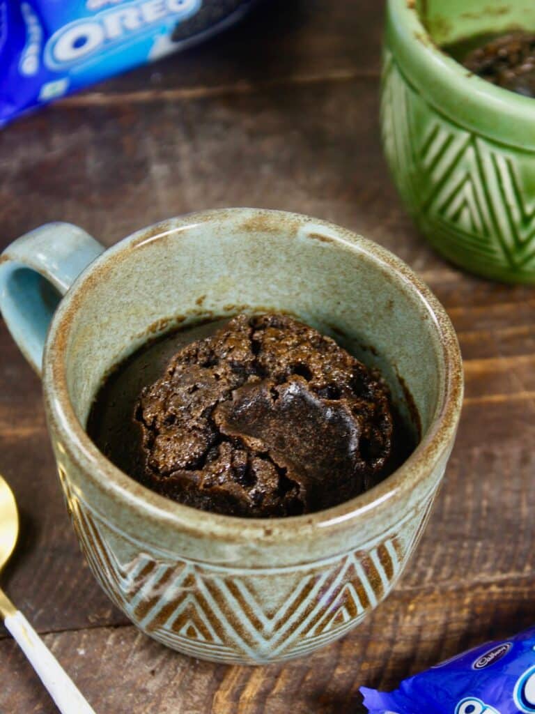 yummy Oreo cake in a cup