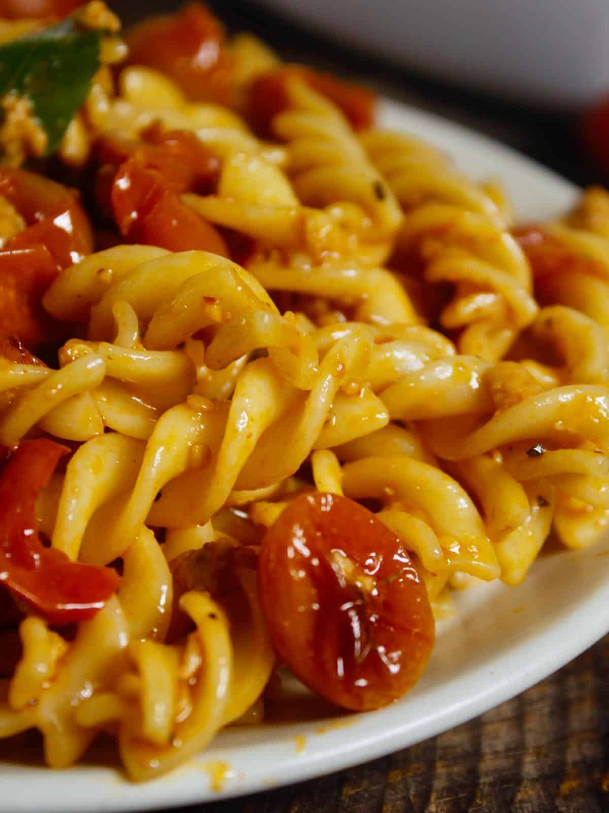 yummy roasted cherry tomato pasta