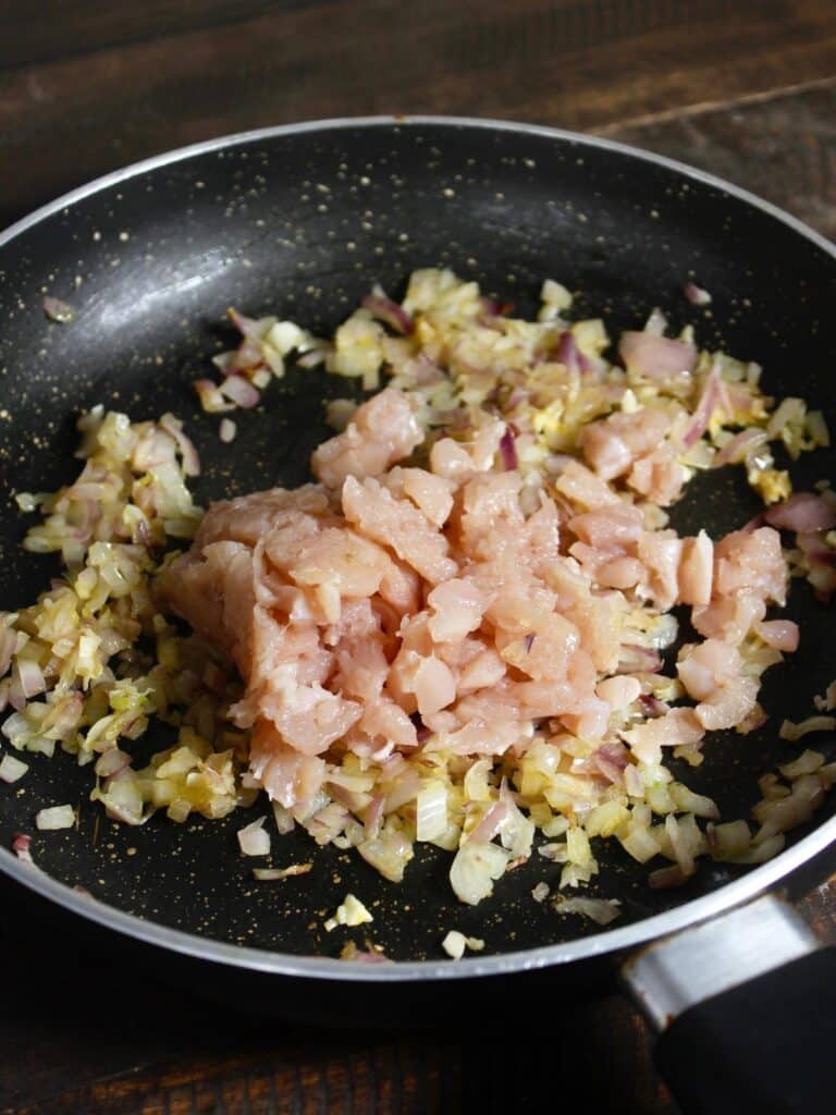 add chopped chicken pieces 