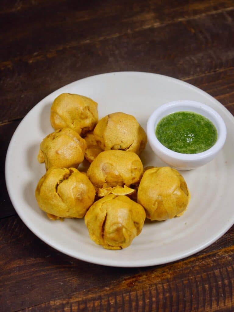 enjoy air fried aloo bonda with chutney  