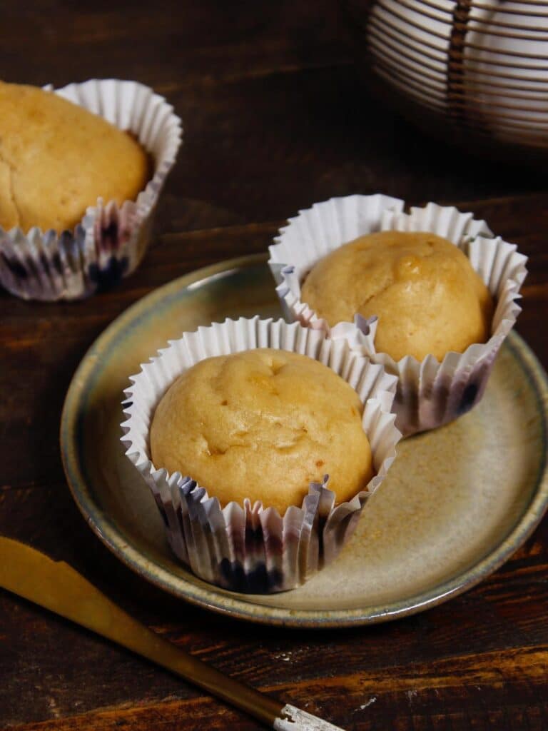 super delicious milk and honey cupcakes