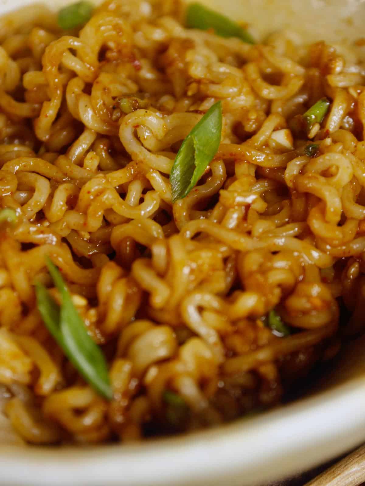 yummy chili garlic maggi